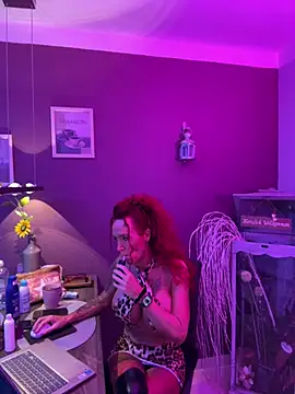 Snapshot of Hotmilfhamburg1 chatting on 04/25/26, 03:53 Hotmilfhamburg1 online show from 04/25/26, 03:53