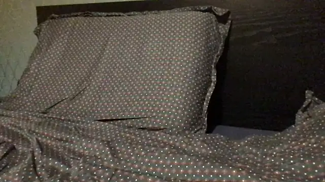 Snapshot of TomieSoichi chatting on 11/18/25, 08:24 TomieSoichi online show from 11/18/25, 08:24