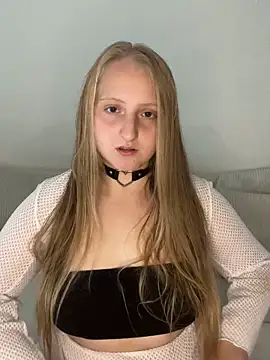 young hailey online show from 10/01/25, 07:36