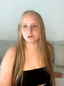 young hailey online show from 10/02/25, 08:10