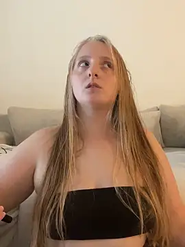 young hailey online show from 10/16/25, 07:53