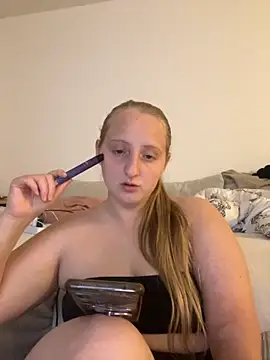 young hailey online show from 11/02/25, 06:43