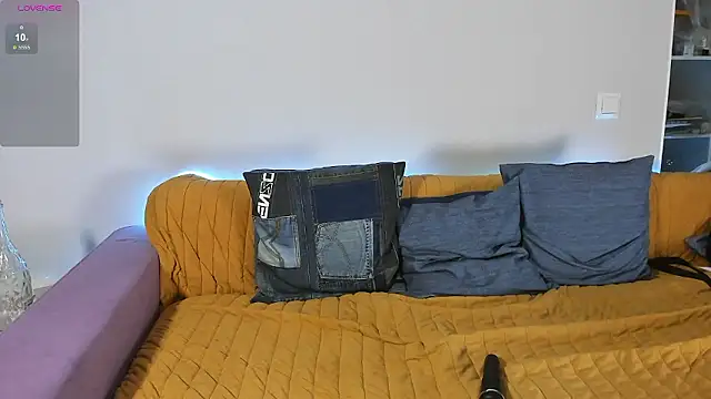 WonderConnie1 online show from 01/15/26, 02:27