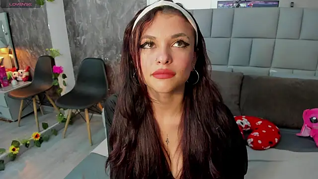 yiyisandoval online show from 04/03/26, 07:45