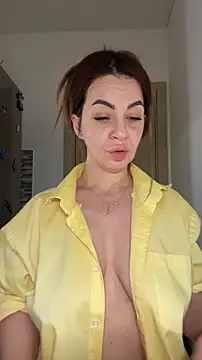 Snapshot of Roxanne_Skye chatting on 11/21/25, 03:49 Roxanne Skye online show from 11/21/25, 03:49