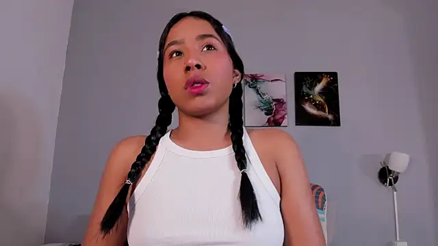 SophieW1 online show from 11/14/25, 12:15