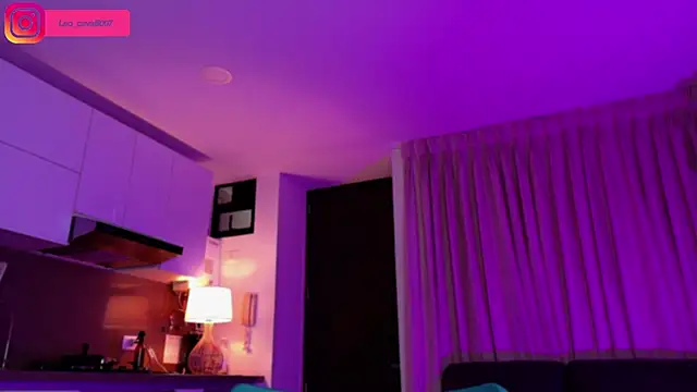 Snapshot of LeoCavalli_ chatting on 09/11/25, 02:28 LeoCavalli  online show from 09/11/25, 02:28