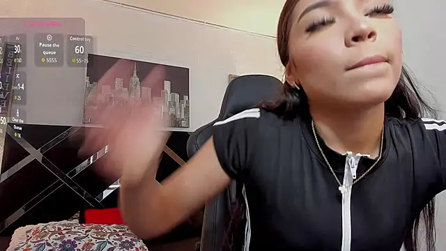 iamCharlotte19 online show from 10/04/25, 07:23