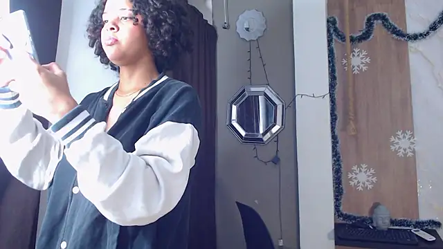 Snapshot of miss_leidy_ chatting on 01/19/26, 05:11 miss leidy online show from 01/19/26, 05:11