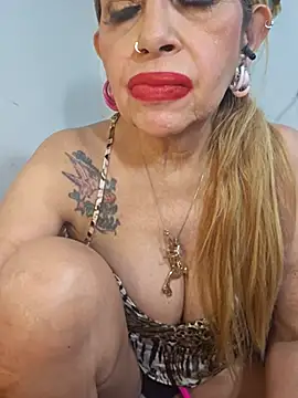 Snapshot of Sweeteangel chatting on 04/19/26, 09:28 Sweeteangel online show from 04/19/26, 09:28