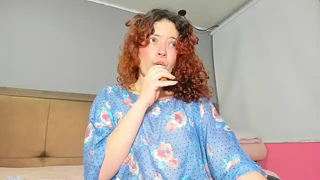 SamLuxuri online show from 10/15/25, 01:28