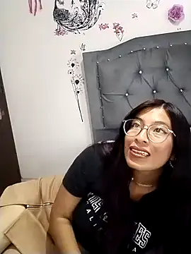 Snapshot of Megan_Darcy chatting on 03/16/26, 05:02 Megan Darcy online show from 03/16/26, 05:02