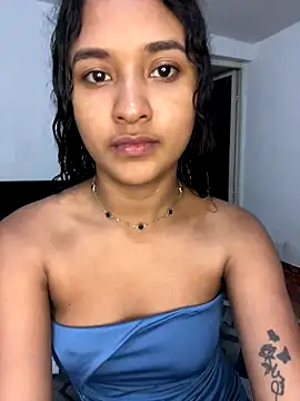 Luna sophya online show from 12/13/25, 08:36