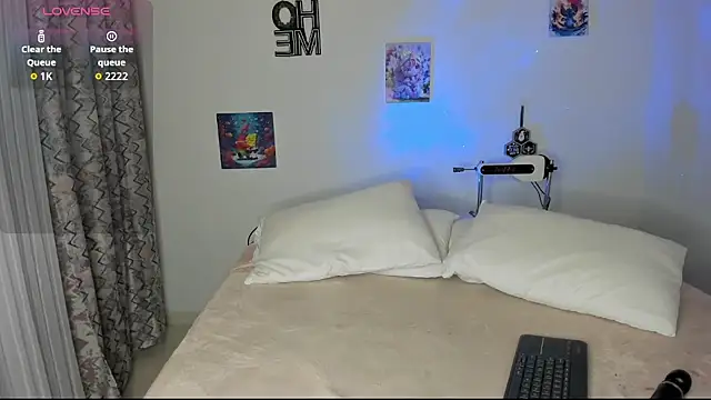 Natalia  Miller online show from 11/20/25, 08:19