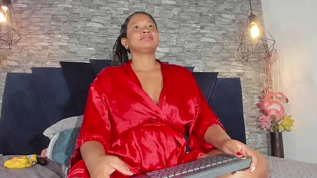 Snapshot of Emily_Brown18 chatting on 12/21/25, 04:25 Emily Brown18 online show from 12/21/25, 04:25