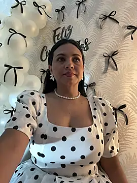 Elenaluxoficial online show from 03/11/26, 01:17