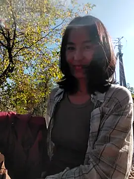 Snapshot of Luu-Lii777 chatting on 09/19/25, 07:10 Luu-Lii777 online show from 09/19/25, 07:10