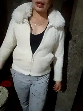 Phuong xxx online show from 02/20/26, 12:40