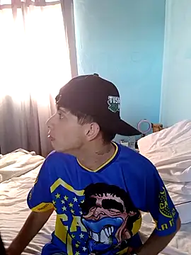 Snapshot of matiatr1112 chatting on 11/10/25, 07:35 matiatr1112 online show from 11/10/25, 07:35