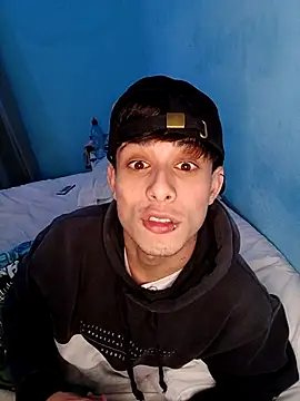 Snapshot of matiatr1112 chatting on 11/13/25, 05:39 matiatr1112 online show from 11/13/25, 05:39