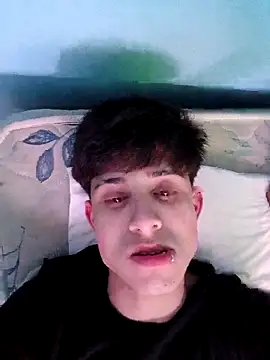 Snapshot of matiatr1112 chatting on 11/15/25, 05:05 matiatr1112 online show from 11/15/25, 05:05