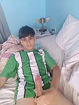 Snapshot of matiatr1112 chatting on 12/18/25, 11:49 matiatr1112 online show from 12/18/25, 11:49