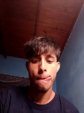 Snapshot of matiatr1112 chatting on 04/04/26, 11:35 matiatr1112 online show from 04/04/26, 11:35