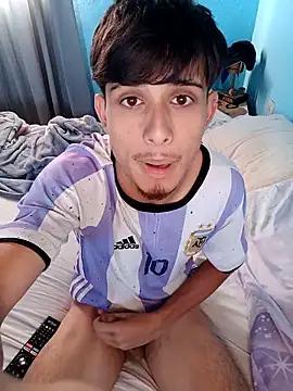 Snapshot of matiatr1112 chatting on 04/26/26, 06:27 matiatr1112 online show from 04/26/26, 06:27