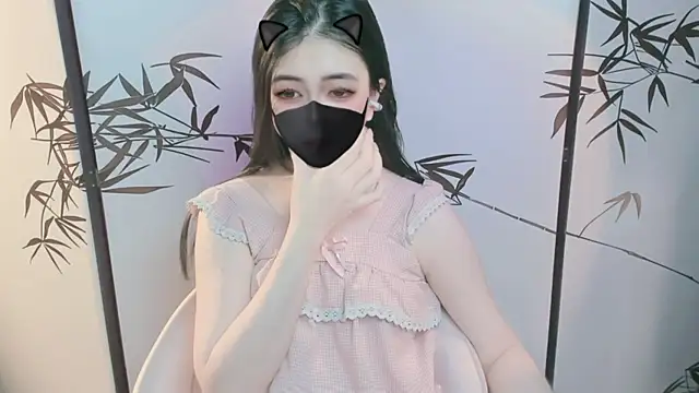 Snapshot of Sparkly_Candy chatting on 12/21/25, 12:51 Sparkly Candy online show from 12/21/25, 12:51