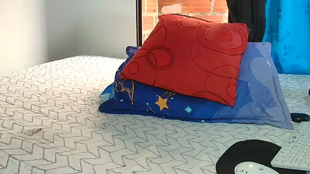 Snapshot of littlemodel chatting on 11/26/25, 07:04 littlemodel online show from 11/26/25, 07:04