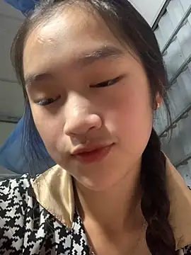 Snapshot of -Lie-06 chatting on 09/10/25, 06:13 -Lie-06 online show from 09/10/25, 06:13