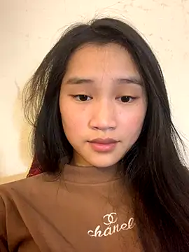 Snapshot of -Lie-06 chatting on 11/20/25, 05:51 -Lie-06 online show from 11/20/25, 05:51