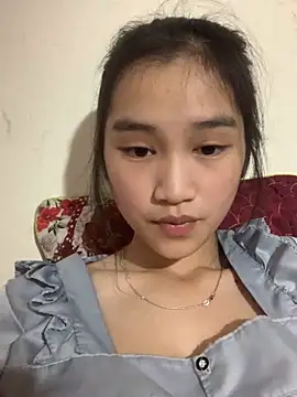 Snapshot of -Lie-06 chatting on 12/04/25, 08:01 -Lie-06 online show from 12/04/25, 08:01