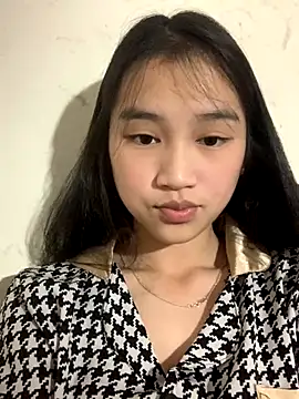 Snapshot of -Lie-06 chatting on 12/14/25, 02:00 -Lie-06 online show from 12/14/25, 02:00