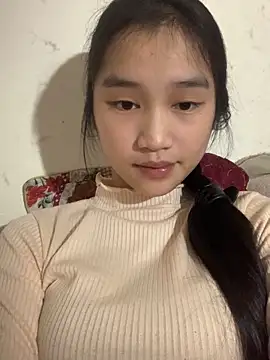 Snapshot of -Lie-06 chatting on 12/22/25, 04:26 -Lie-06 online show from 12/22/25, 04:26