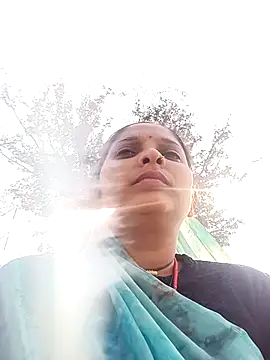 Snapshot of Hot_mamta55 chatting on 11/29/25, 08:06 Hot mamta55 online show from 11/29/25, 08:06