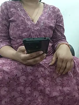 payal 261072  online show from 02/18/26, 04:08