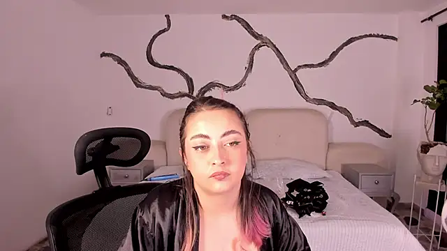 SarahCastro1  online show from 09/22/25, 03:19