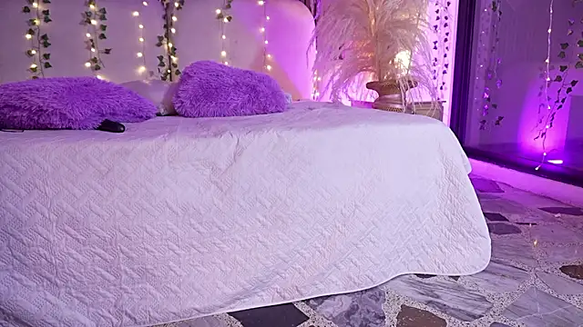 SarahCastro1  online show from 03/02/26, 07:15