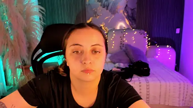 Snapshot of SarahCastro1_ chatting on 07/09/26, 03:54 SarahCastro1 online show from 07/09/26, 03:54