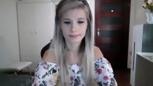 KristineGlow online show from 09/25/25, 08:45