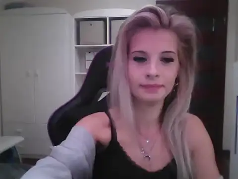 KristineGlow online show from 10/01/25, 02:23