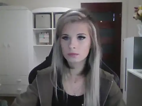 KristineGlow online show from 10/03/25, 06:10