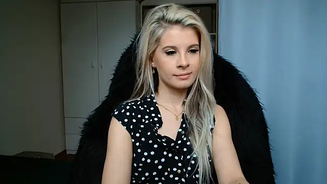 Snapshot of KristineGlow chatting on 07/02/26, 06:19 KristineGlow online show from 07/02/26, 06:19