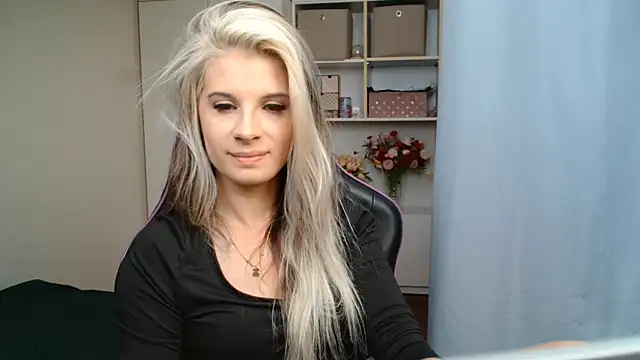 Snapshot of KristineGlow chatting on 07/22/26, 02:20 KristineGlow online show from 07/22/26, 02:20