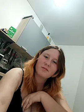 Snapshot of MiaKissy chatting on 09/13/25, 05:13 MiaKissy online show from 09/13/25, 05:13