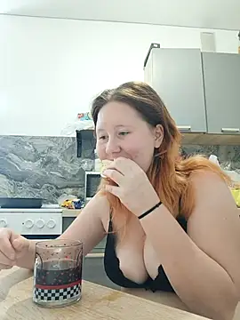 Snapshot of MiaKissy chatting on 09/16/25, 05:19 MiaKissy online show from 09/16/25, 05:19