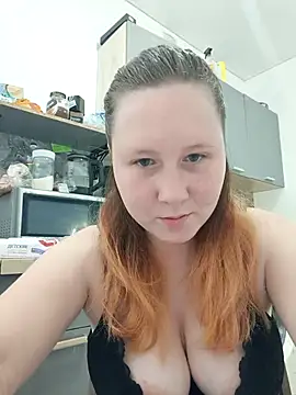 Snapshot of MiaKissy chatting on 09/19/25, 06:26 MiaKissy online show from 09/19/25, 06:26