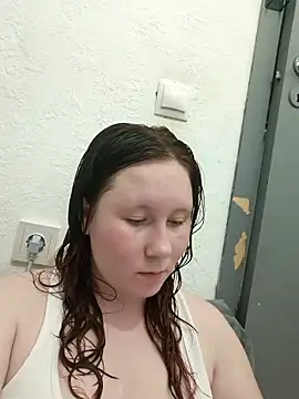 Snapshot of MiaKissy chatting on 10/19/25, 08:20 MiaKissy online show from 10/19/25, 08:20