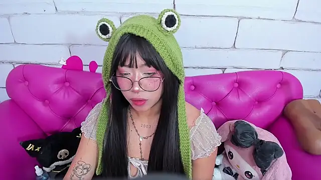 SafiroAgataaa online show from 10/28/25, 11:29